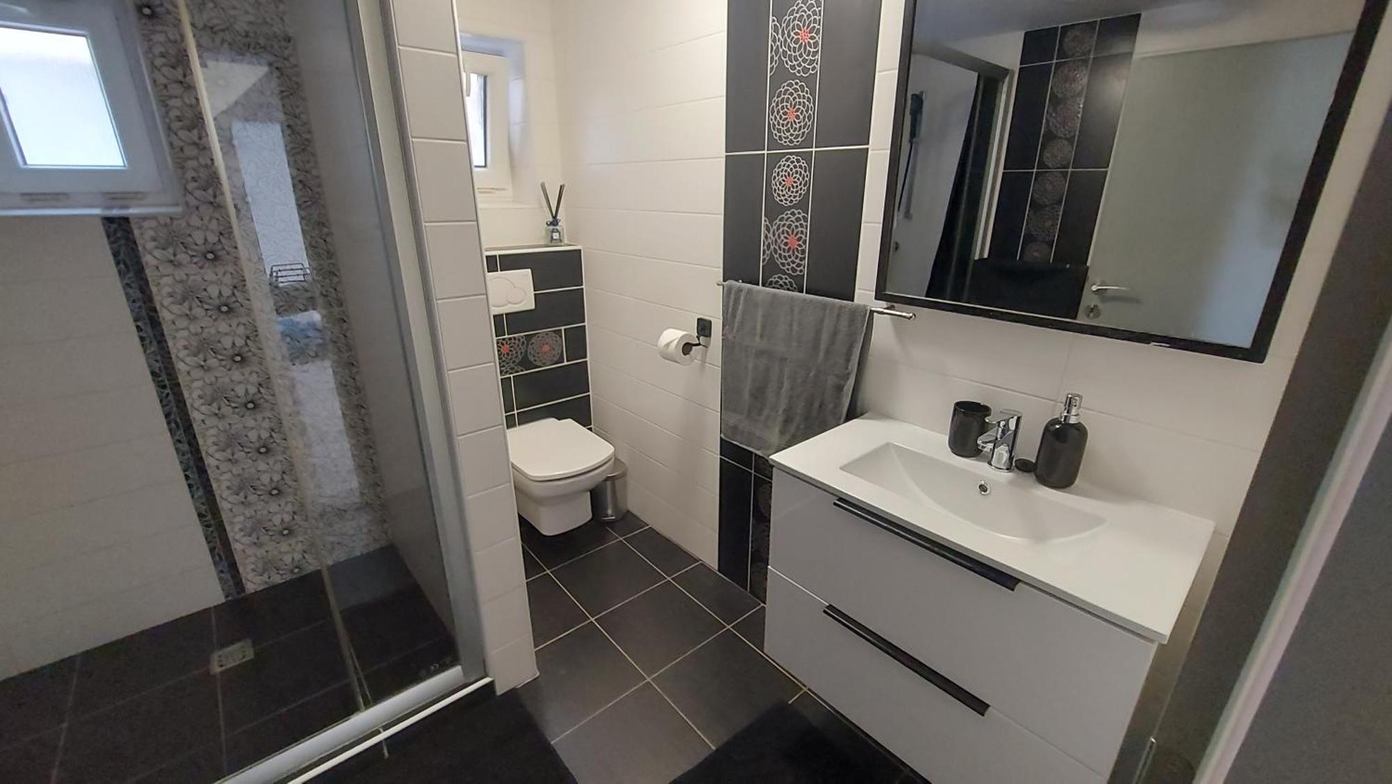 Vila Dom Na Cervenej Vezi Banka Exteriér fotografie